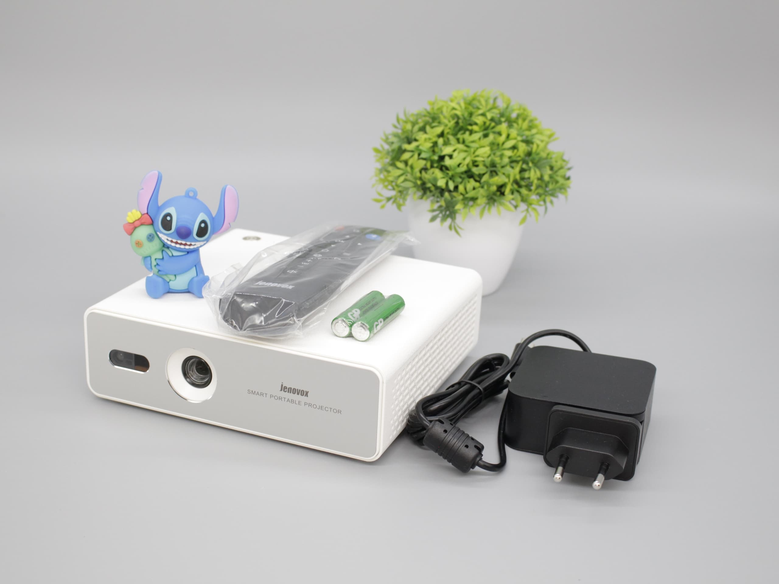 Mini Proyector DLP Jenovox M50 - Outdoor Camping Videos reseña y precio